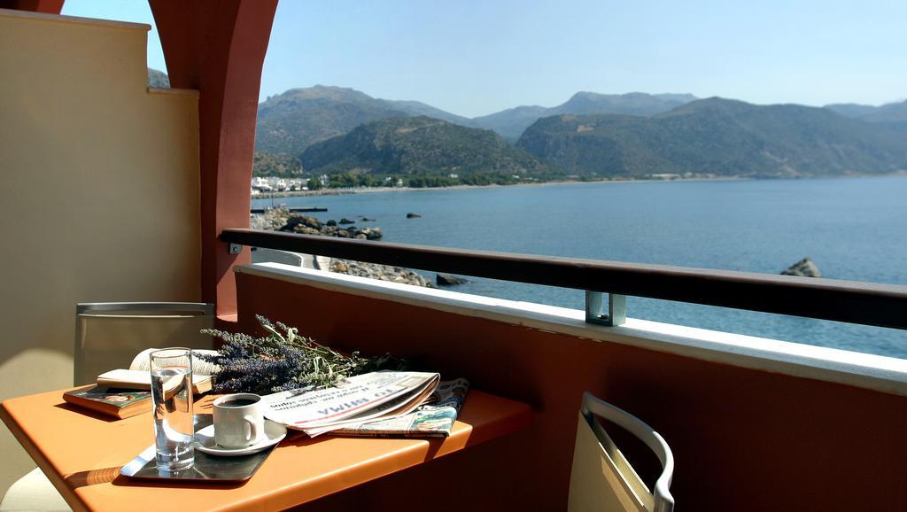 On The Rocks Hotel Palaiochora Exterior photo